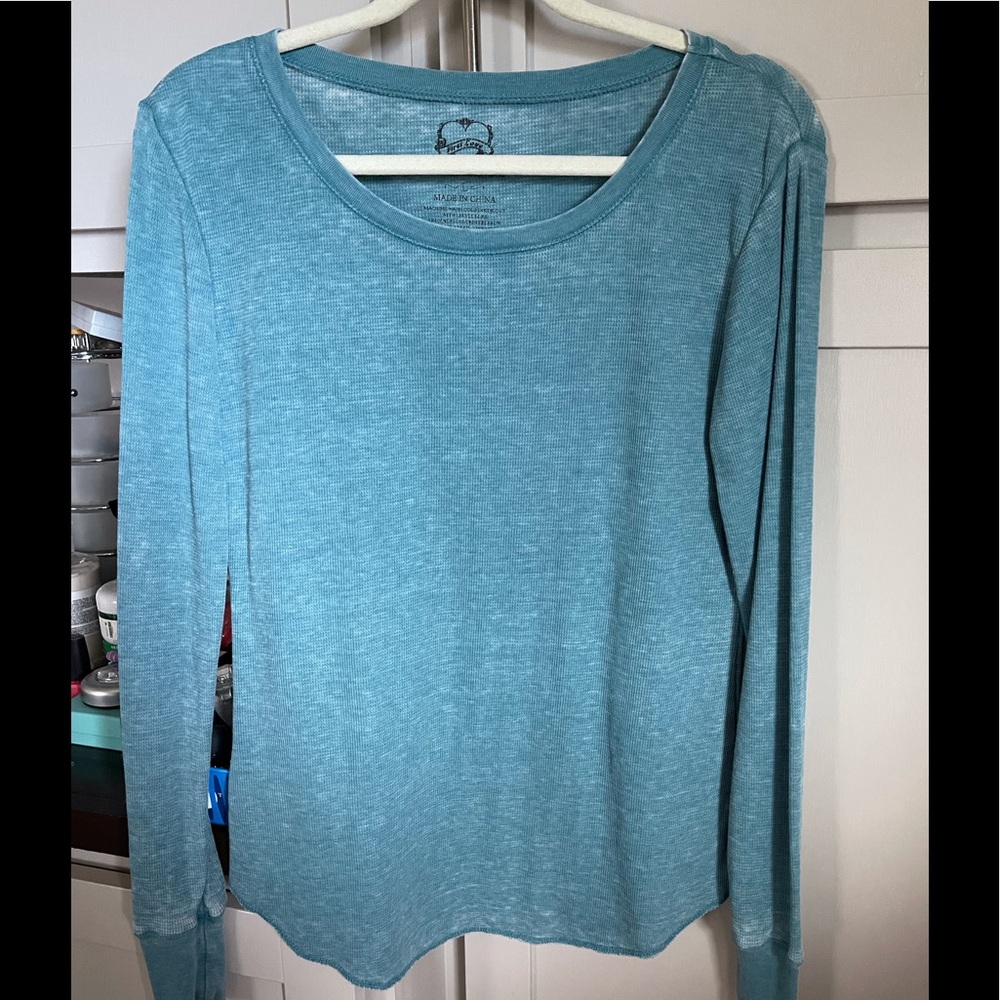 First Love LS waffle texture tee shirt. NWOT stretchy and round seams size L